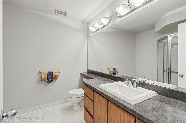 6617 Chimney Sweep, West Bloomfield Charter Township, MI 48322