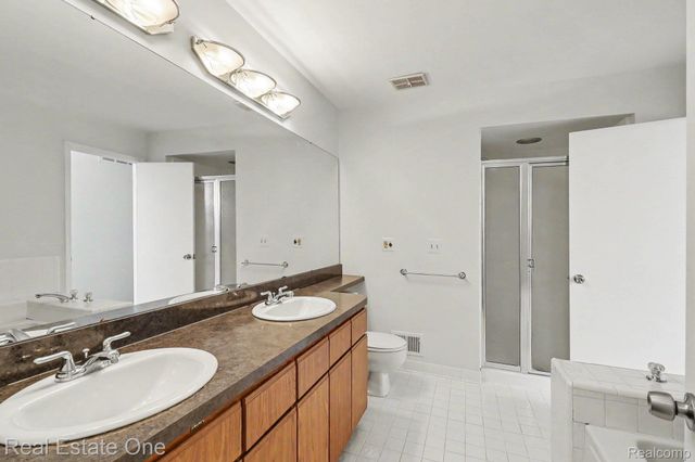 6617 Chimney Sweep, West Bloomfield Charter Township, MI 48322