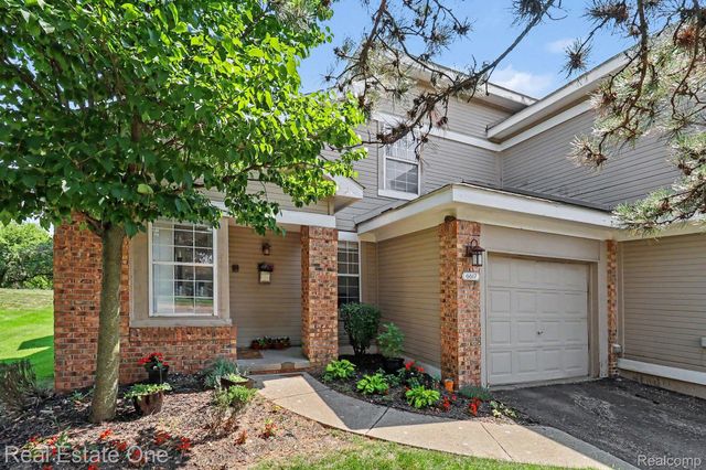 6617 Chimney Sweep, West Bloomfield Charter Township, MI 48322