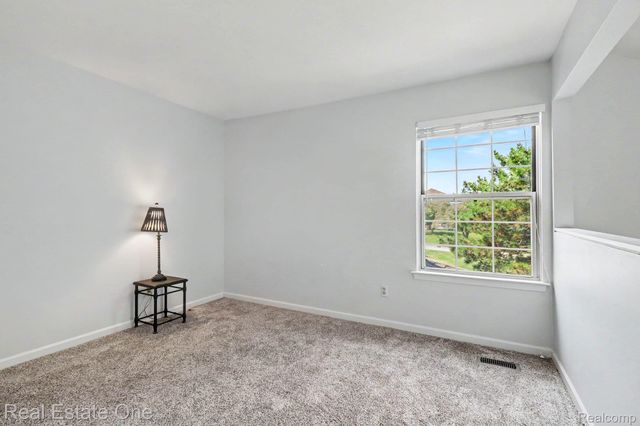6617 Chimney Sweep, West Bloomfield Charter Township, MI 48322