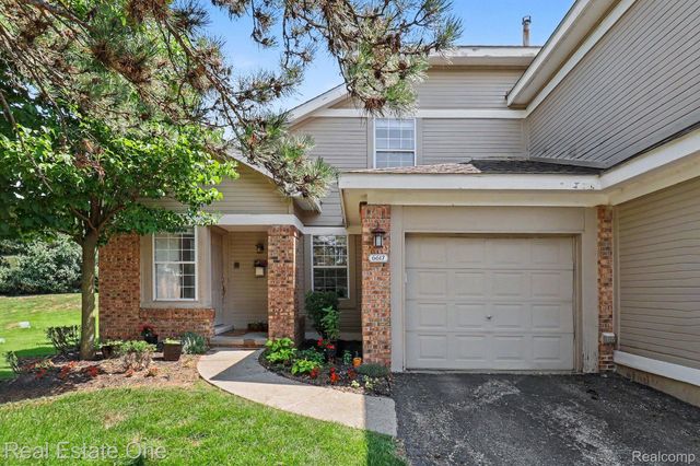 6617 Chimney Sweep, West Bloomfield Charter Township, MI 48322