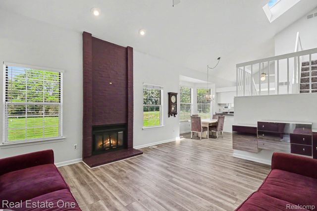 6617 Chimney Sweep, West Bloomfield Charter Township, MI 48322