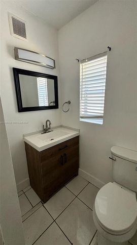 715 SW 6th St, Dania Beach, FL 33004