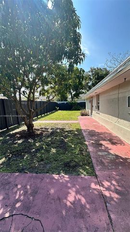715 SW 6th St, Dania Beach, FL 33004