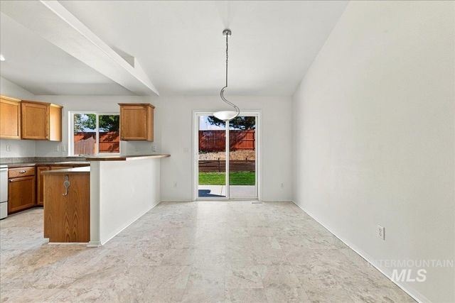 5782 S Staaten Ave, Boise, ID 83709