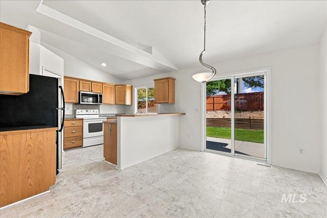 5782 S Staaten Ave, Boise, ID 83709