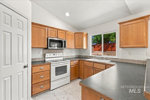 5782 S Staaten Ave, Boise, ID 83709