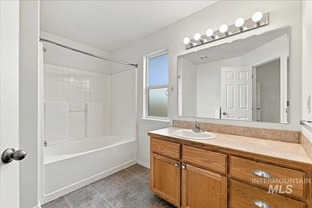 5782 S Staaten Ave, Boise, ID 83709