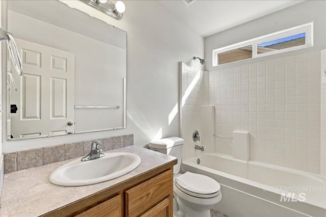 5782 S Staaten Ave, Boise, ID 83709