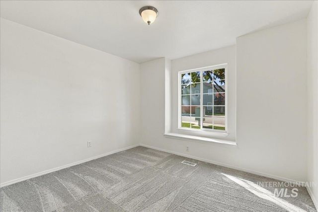 5782 S Staaten Ave, Boise, ID 83709