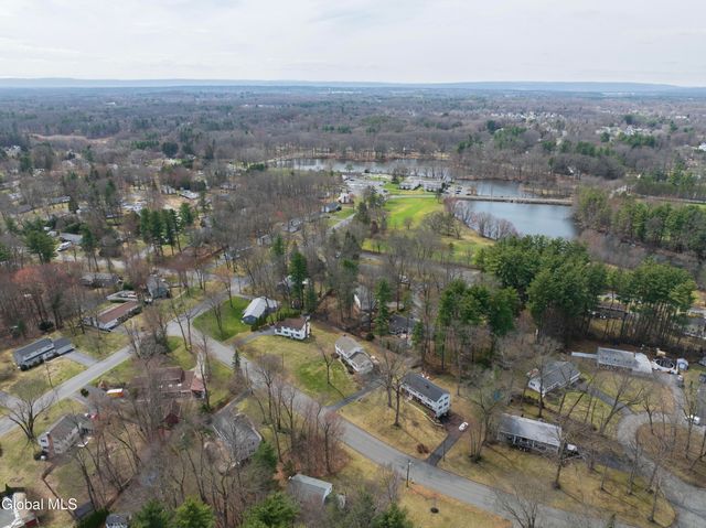 33 Casablanca Court, Clifton Park, NY 12065