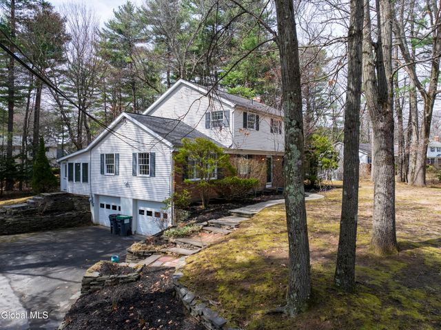 33 Casablanca Court, Clifton Park, NY 12065