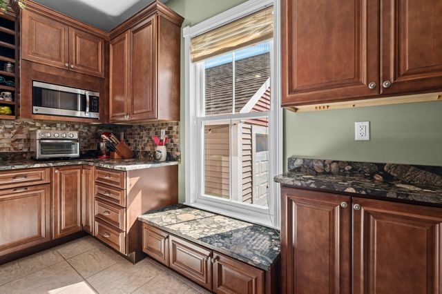 181 Main, Kingston, NH 03848