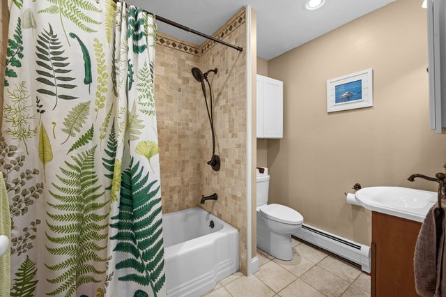 181 Main, Kingston, NH 03848