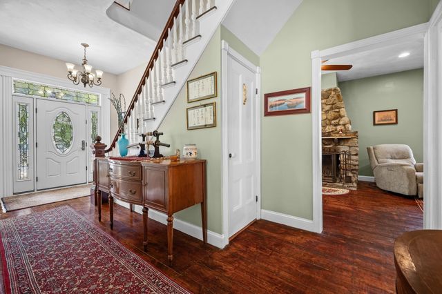 181 Main, Kingston, NH 03848