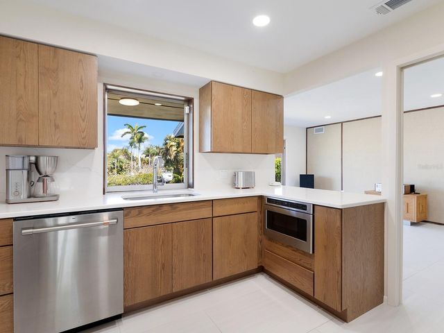 5669 AMERICA DRIVE, Sarasota, FL 34231