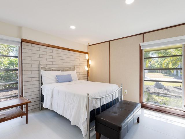 5669 AMERICA DRIVE, Sarasota, FL 34231