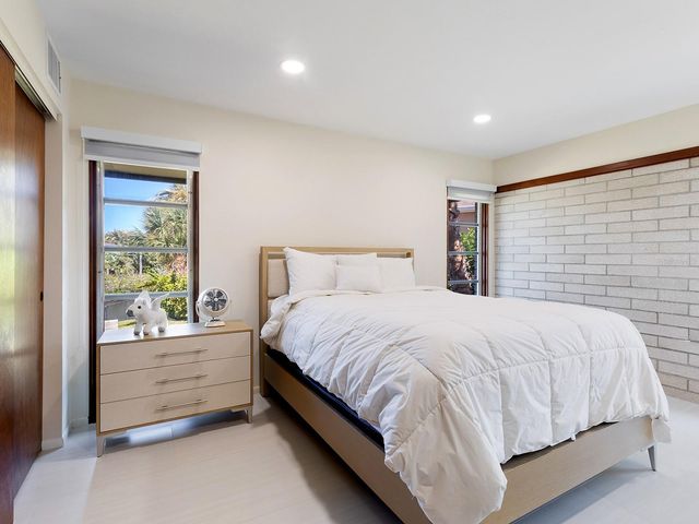 5669 AMERICA DRIVE, Sarasota, FL 34231