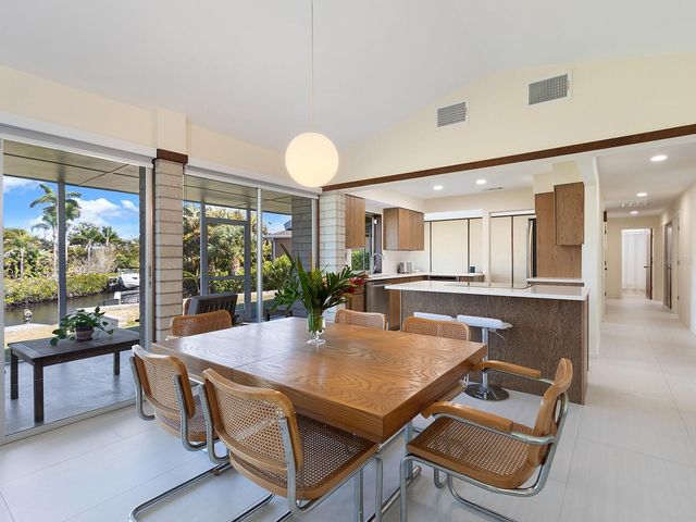 5669 AMERICA DRIVE, Sarasota, FL 34231