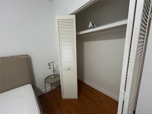 300 Sunset Dr 15, Fort Lauderdale, FL 33301