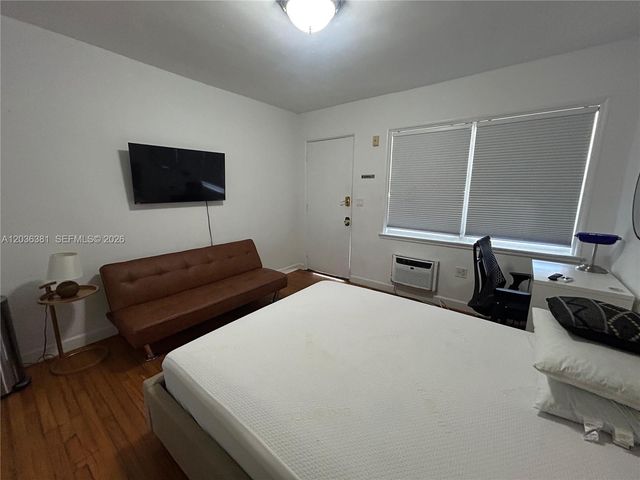 300 Sunset Dr 15, Fort Lauderdale, FL 33301