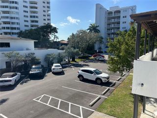 300 Sunset Dr 15, Fort Lauderdale, FL 33301