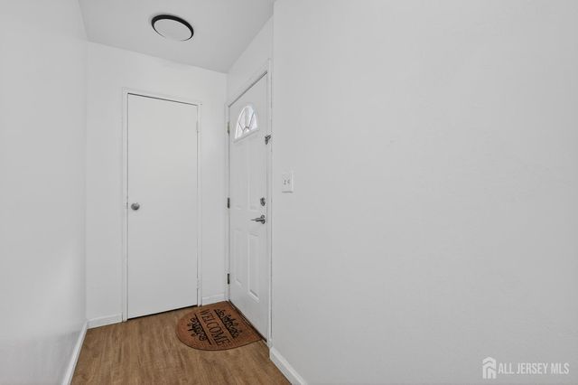 22 lake Avenue 5a, East Brunswick, NJ 08816