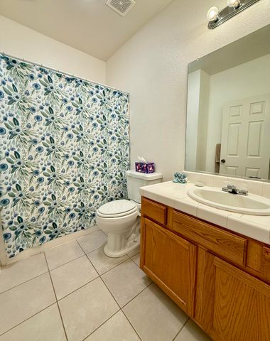 1044 W Orange Street, Hanford, CA 93230