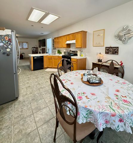 1044 W Orange Street, Hanford, CA 93230