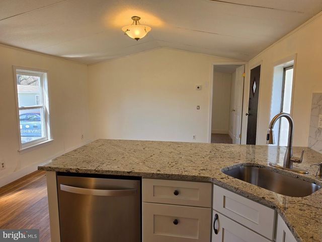 864 ASPEN AVE, Spring City, PA 19475