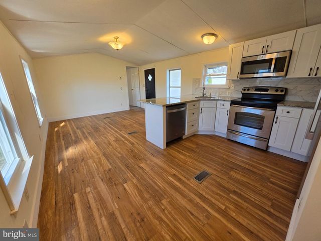 864 ASPEN AVE, Spring City, PA 19475