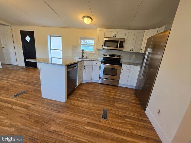 864 ASPEN AVE, Spring City, PA 19475