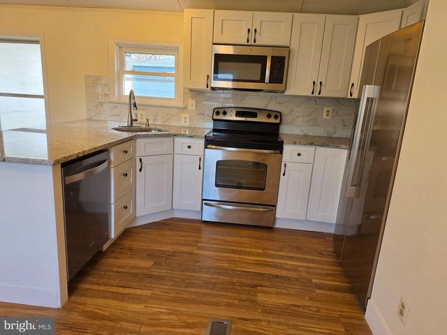 864 ASPEN AVE, Spring City, PA 19475