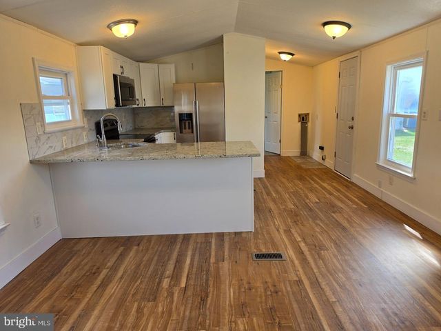 864 ASPEN AVE, Spring City, PA 19475