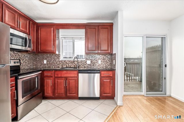 268 Congress Avenue APT 18, Waterbury, CT 06708