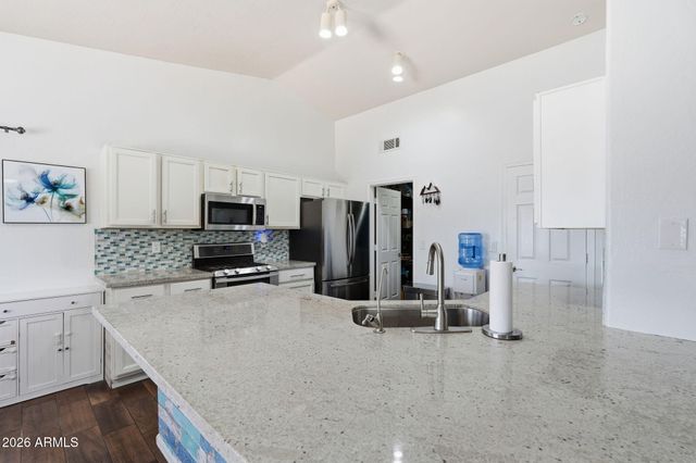 6647 W TONOPAH Drive, Glendale, AZ 85308