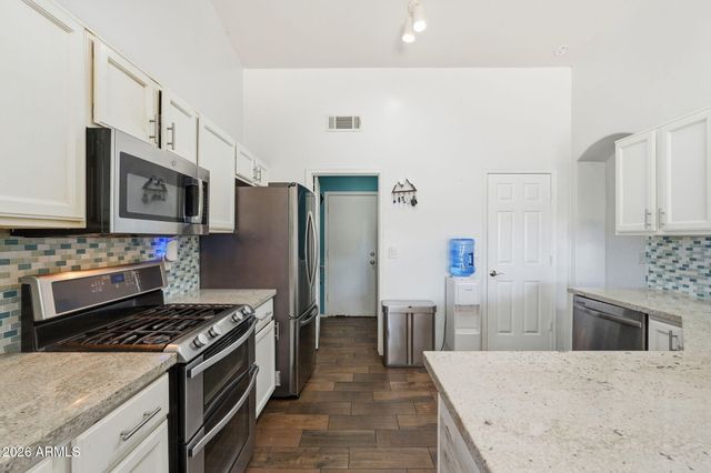 6647 W TONOPAH Drive, Glendale, AZ 85308