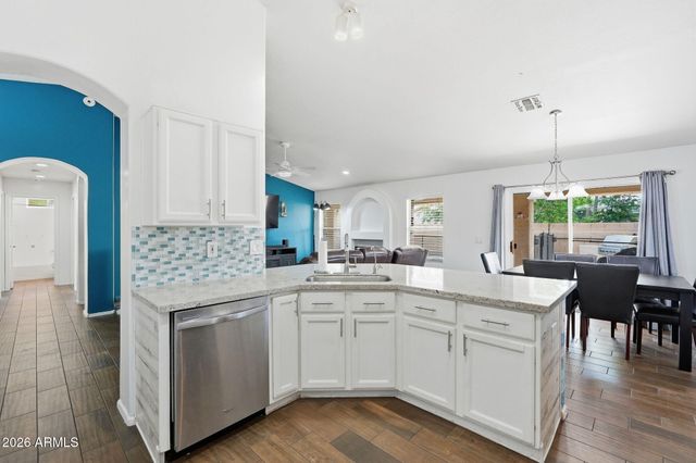 6647 W TONOPAH Drive, Glendale, AZ 85308