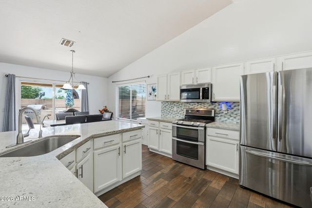 6647 W TONOPAH Drive, Glendale, AZ 85308