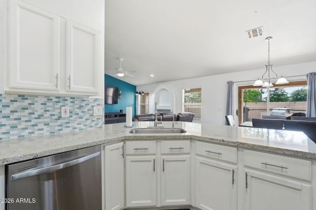 6647 W TONOPAH Drive, Glendale, AZ 85308