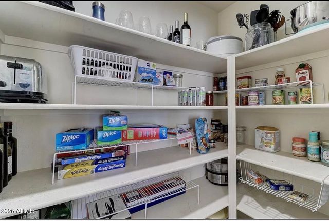 6647 W TONOPAH Drive, Glendale, AZ 85308