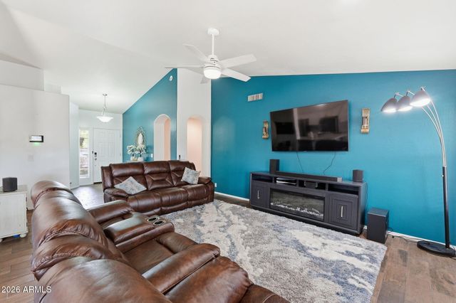 6647 W TONOPAH Drive, Glendale, AZ 85308