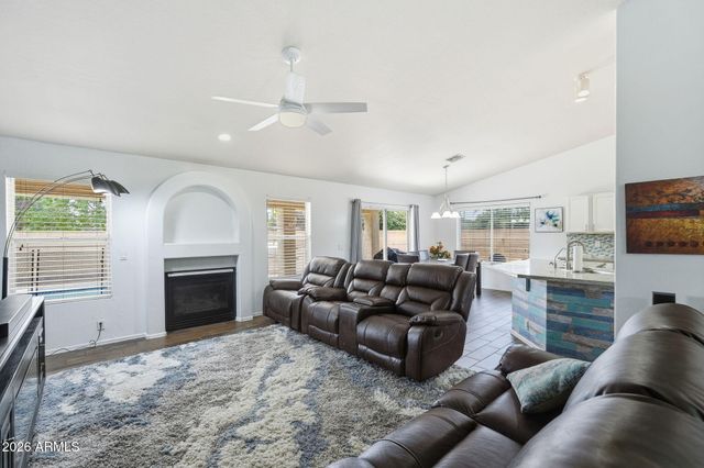 6647 W TONOPAH Drive, Glendale, AZ 85308