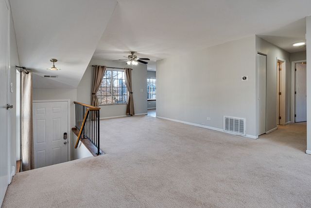 972 Mallard Circle 2, Schaumburg, IL 60193