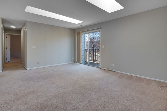 972 Mallard Circle 2, Schaumburg, IL 60193