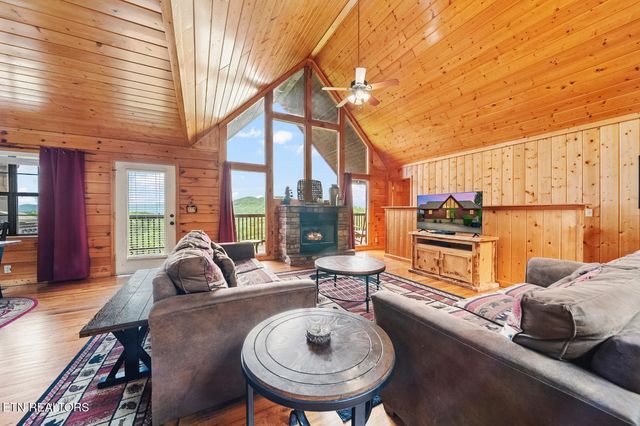 1644 Pinewood Way, Sevierville, TN 37862