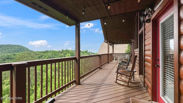 1644 Pinewood Way, Sevierville, TN 37862