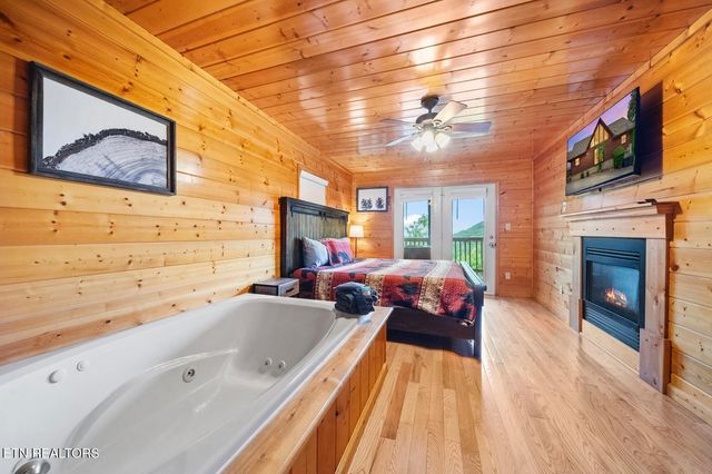 1644 Pinewood Way, Sevierville, TN 37862