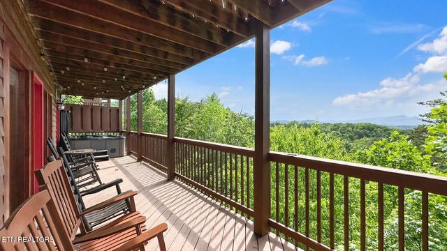 1644 Pinewood Way, Sevierville, TN 37862