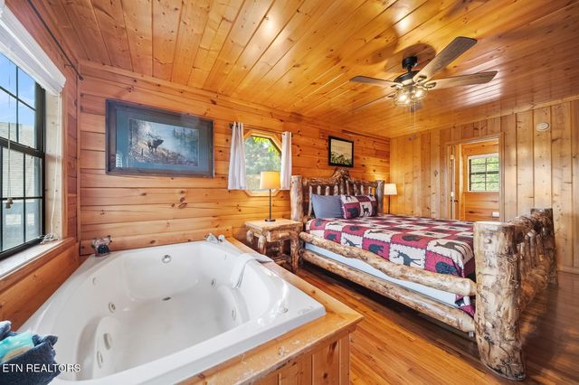 1644 Pinewood Way, Sevierville, TN 37862